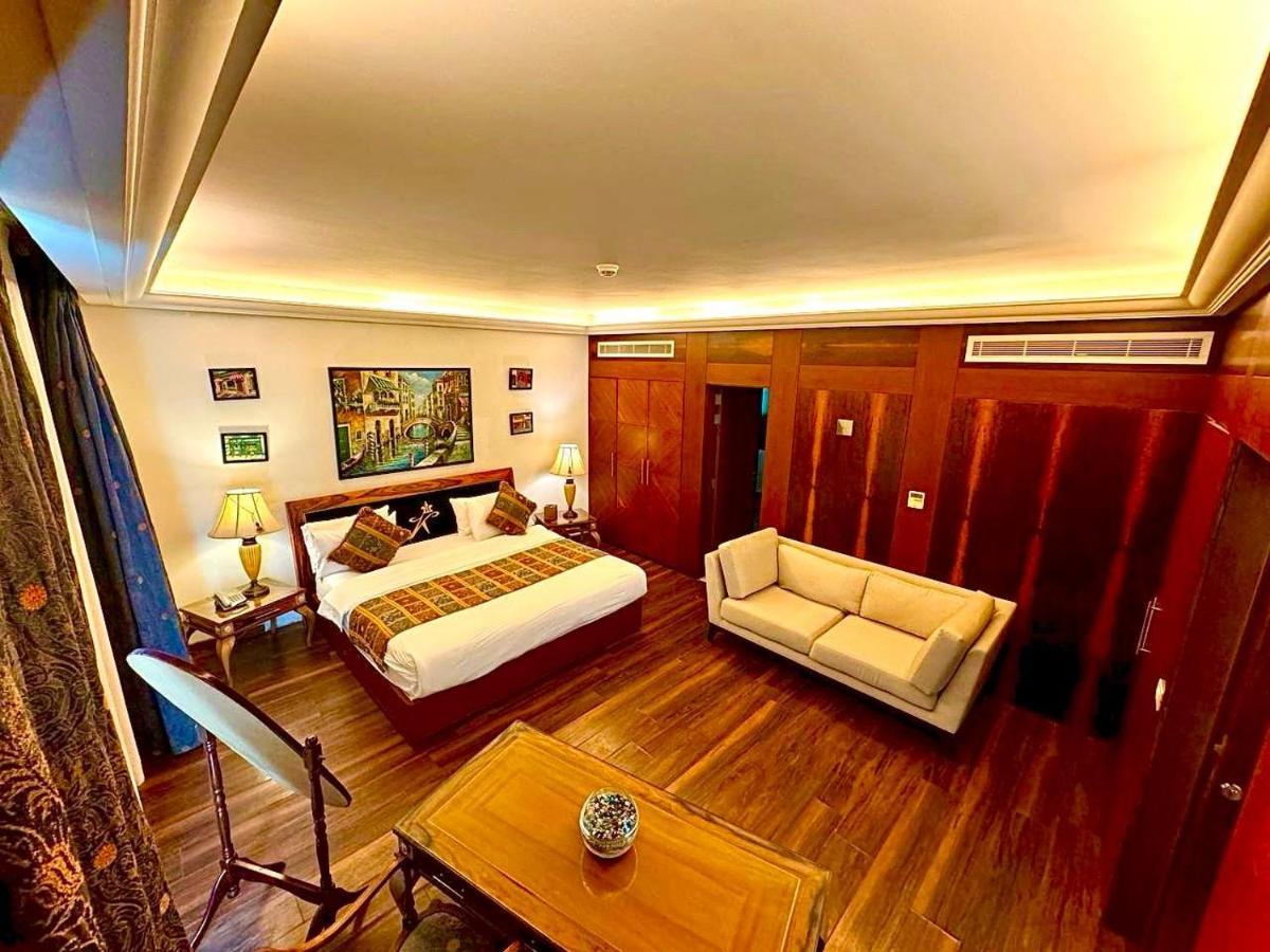 King Suites Hotel Beiroet Buitenkant foto