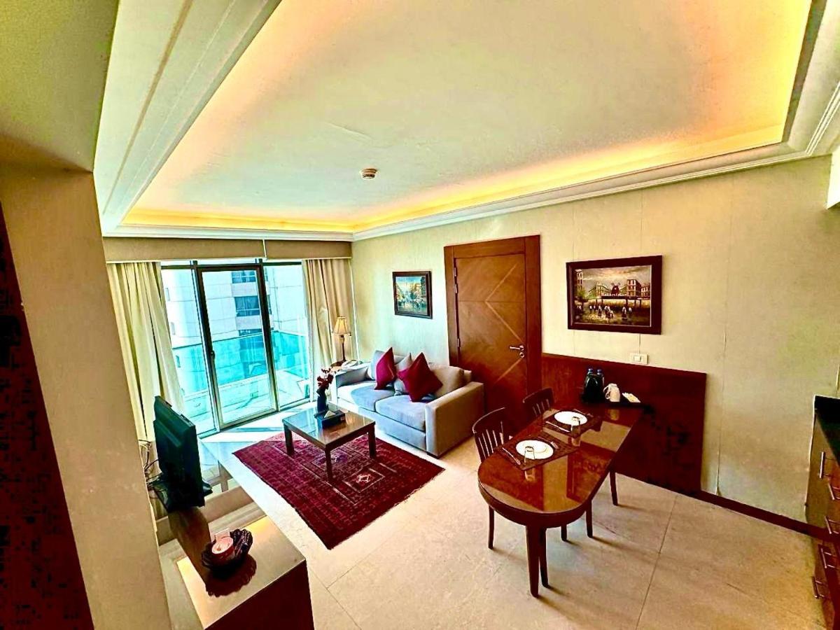 King Suites Hotel Beiroet Buitenkant foto