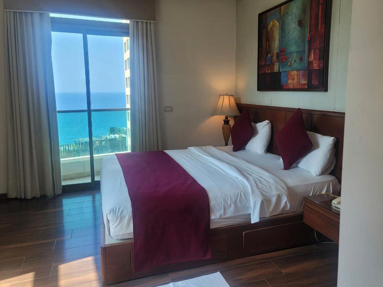 King Suites Hotel Beiroet Buitenkant foto
