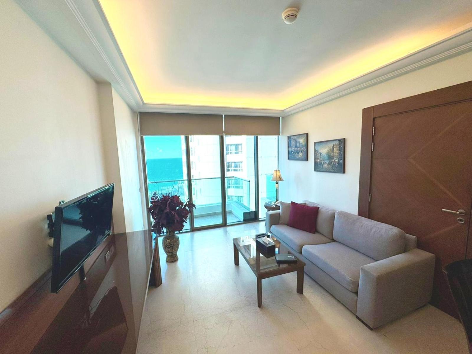 King Suites Hotel Beiroet Buitenkant foto