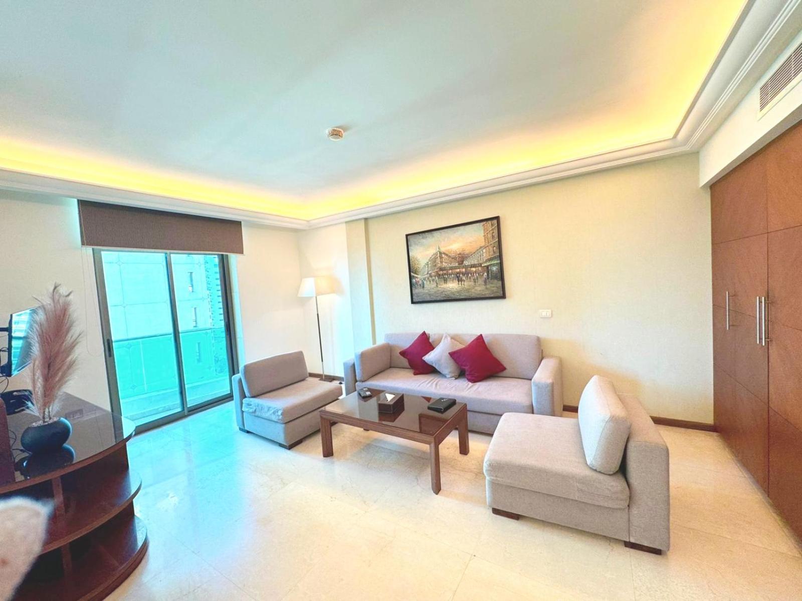 King Suites Hotel Beiroet Buitenkant foto