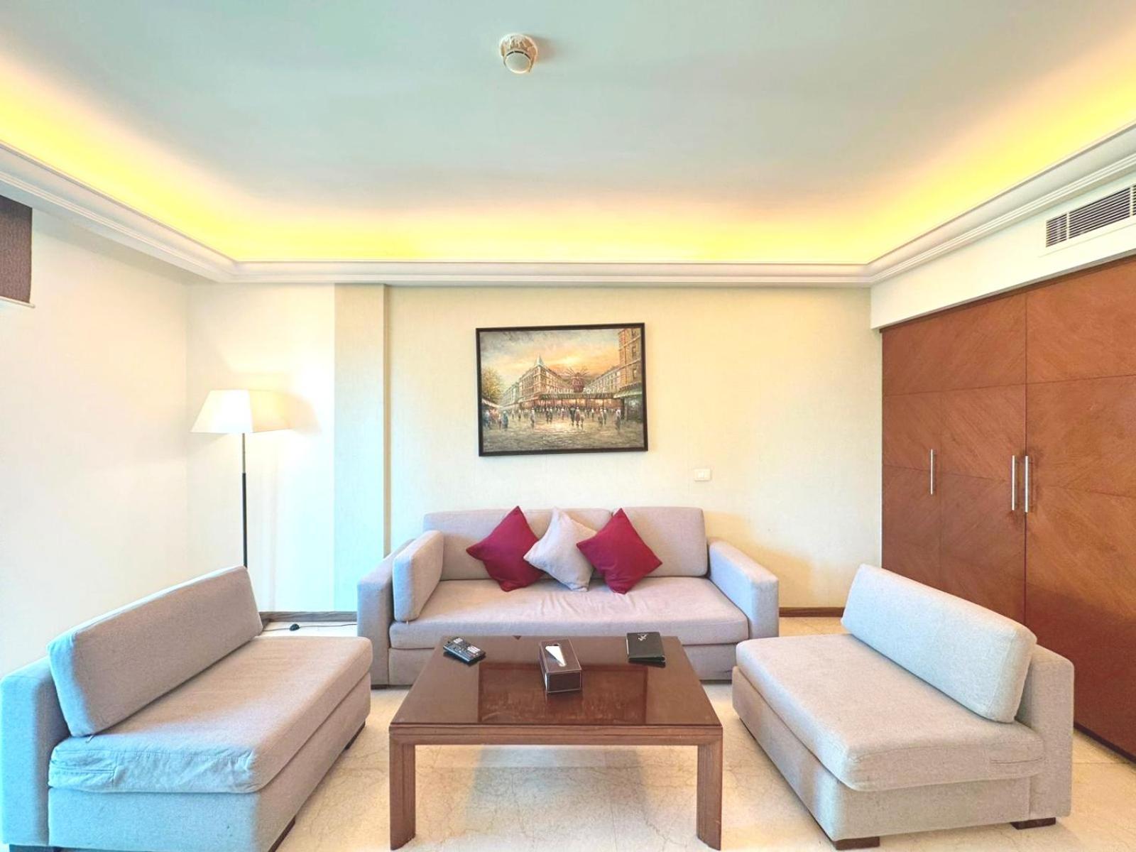 King Suites Hotel Beiroet Buitenkant foto