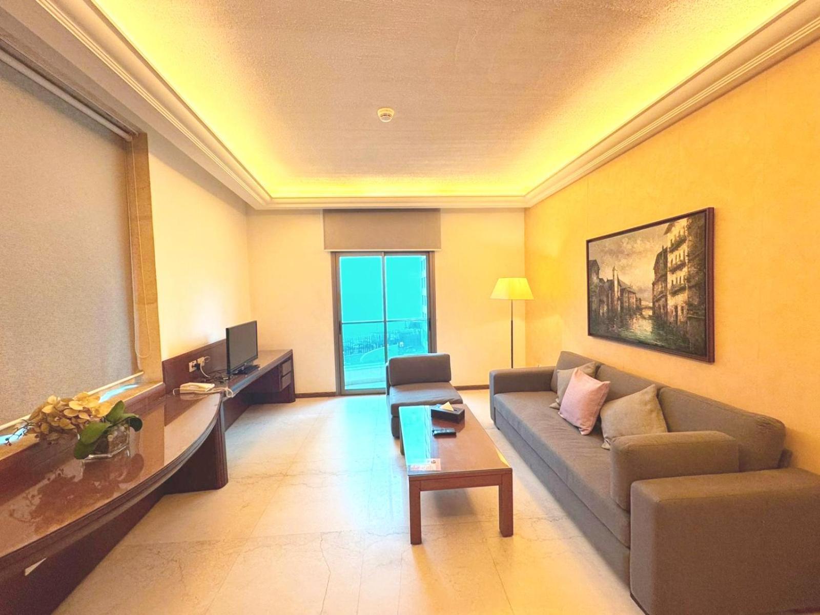 King Suites Hotel Beiroet Buitenkant foto