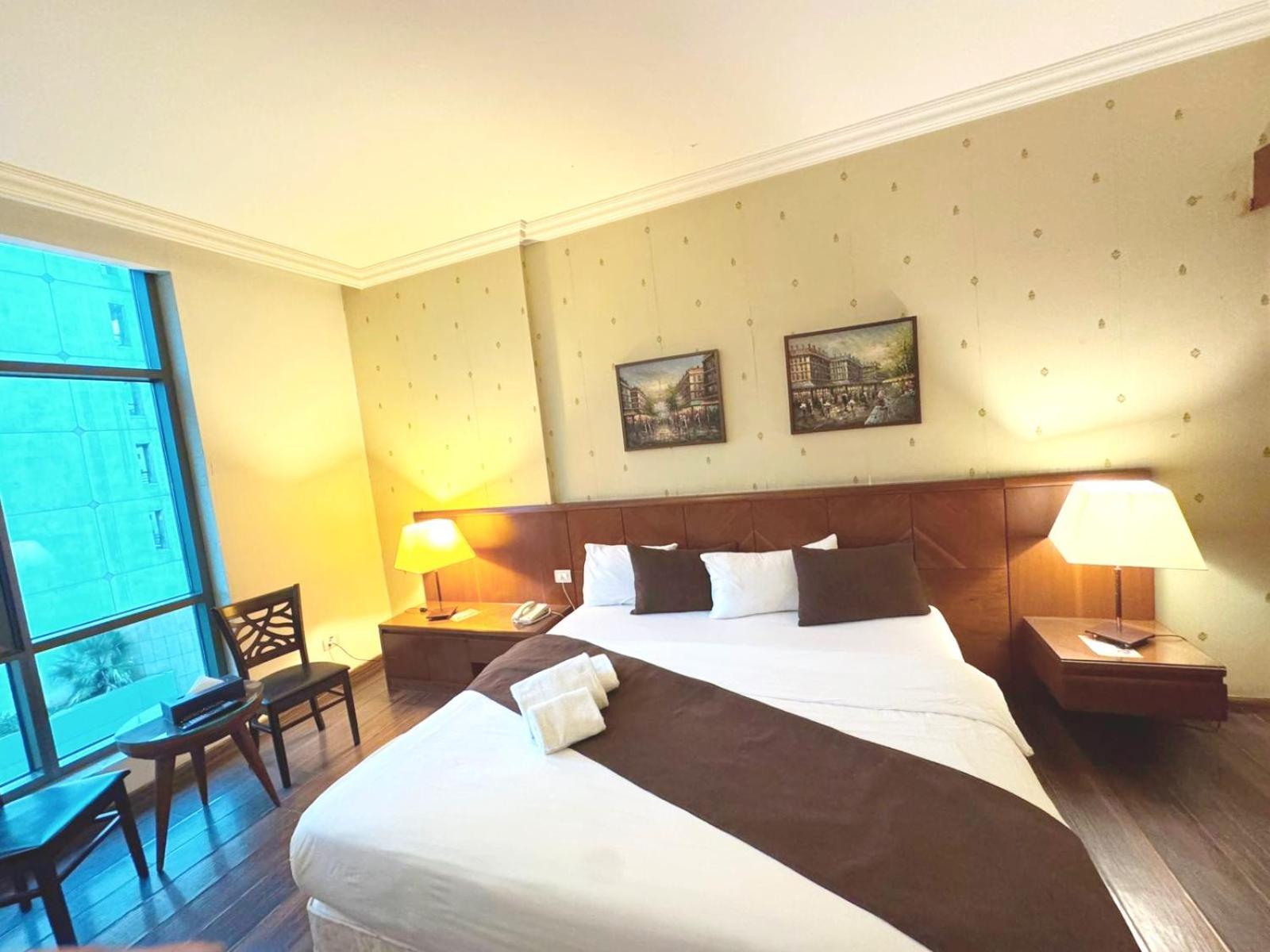 King Suites Hotel Beiroet Buitenkant foto
