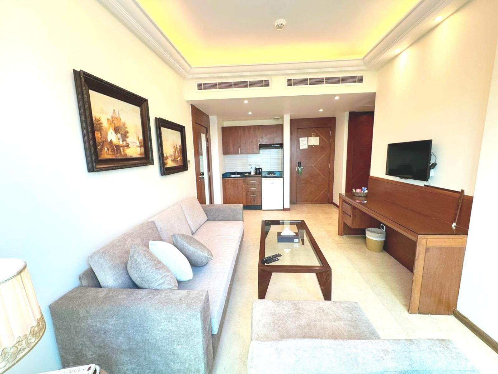 King Suites Hotel Beiroet Buitenkant foto